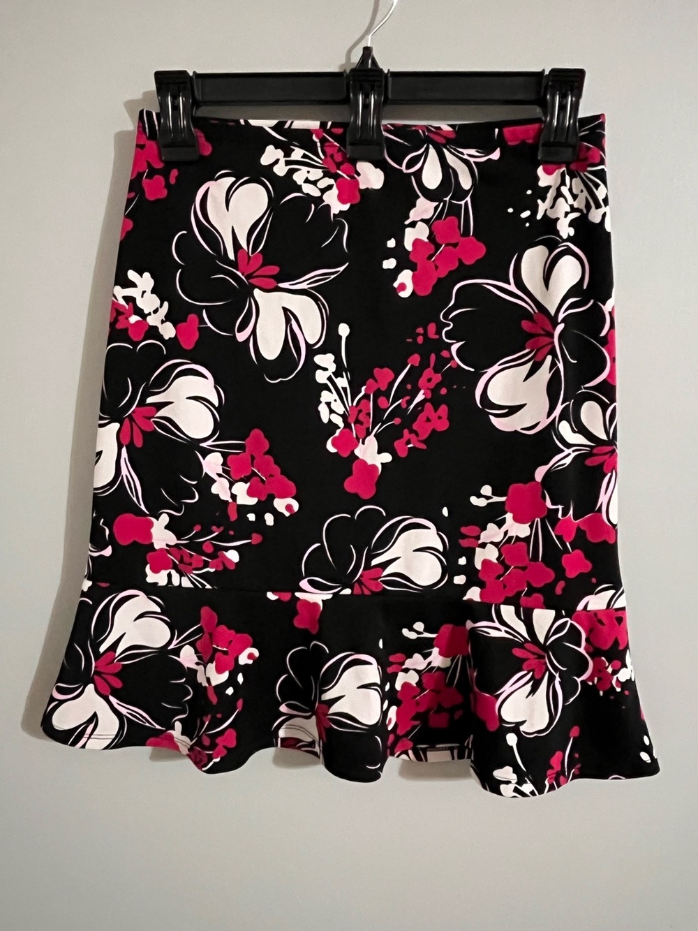 Vintage Y2K My Michelle Black Floral Slinky Knit Ruffle Skirt